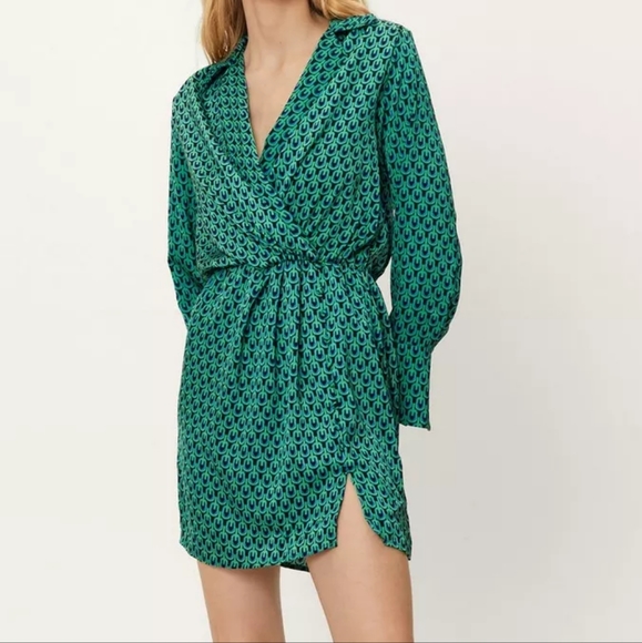 NWT Nasty Gal Retro Printed Wrap Shirt Dress sz L - Picture 3 of 7